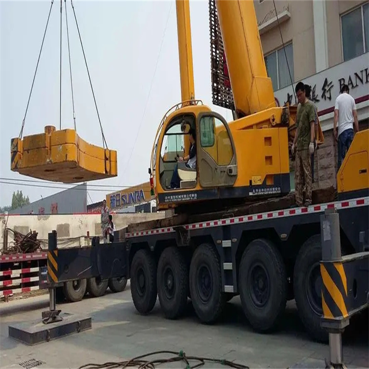 卫辉当地吊车出租|机器吊装|75吨|工厂搬迁服务